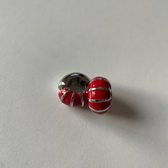 Silver and Red hoop earrings - Picture 3 of 4